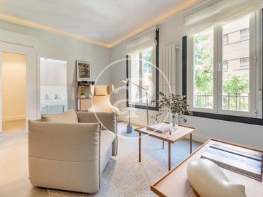 Piso con balcón en venta en Calle de García de Paredes