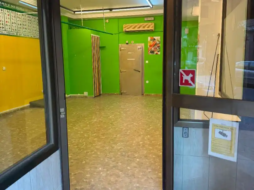 Geschaftsraum zur Miete in Levante