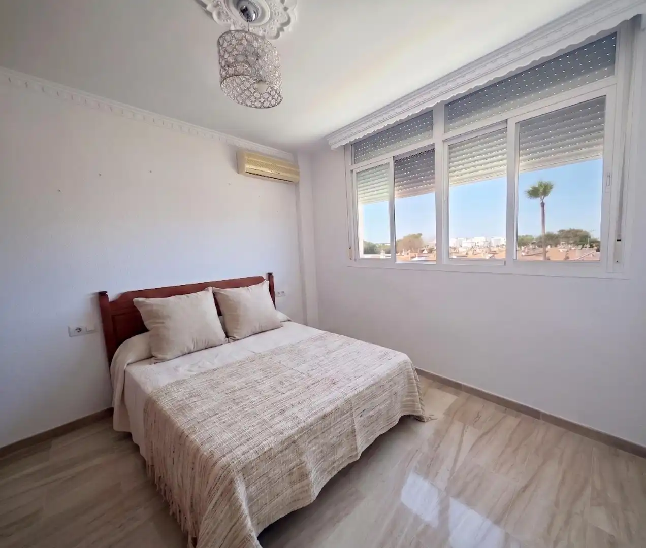 Habitación de Piso en venta en Chiclana de la Frontera con Aire acondicionado y Terraza