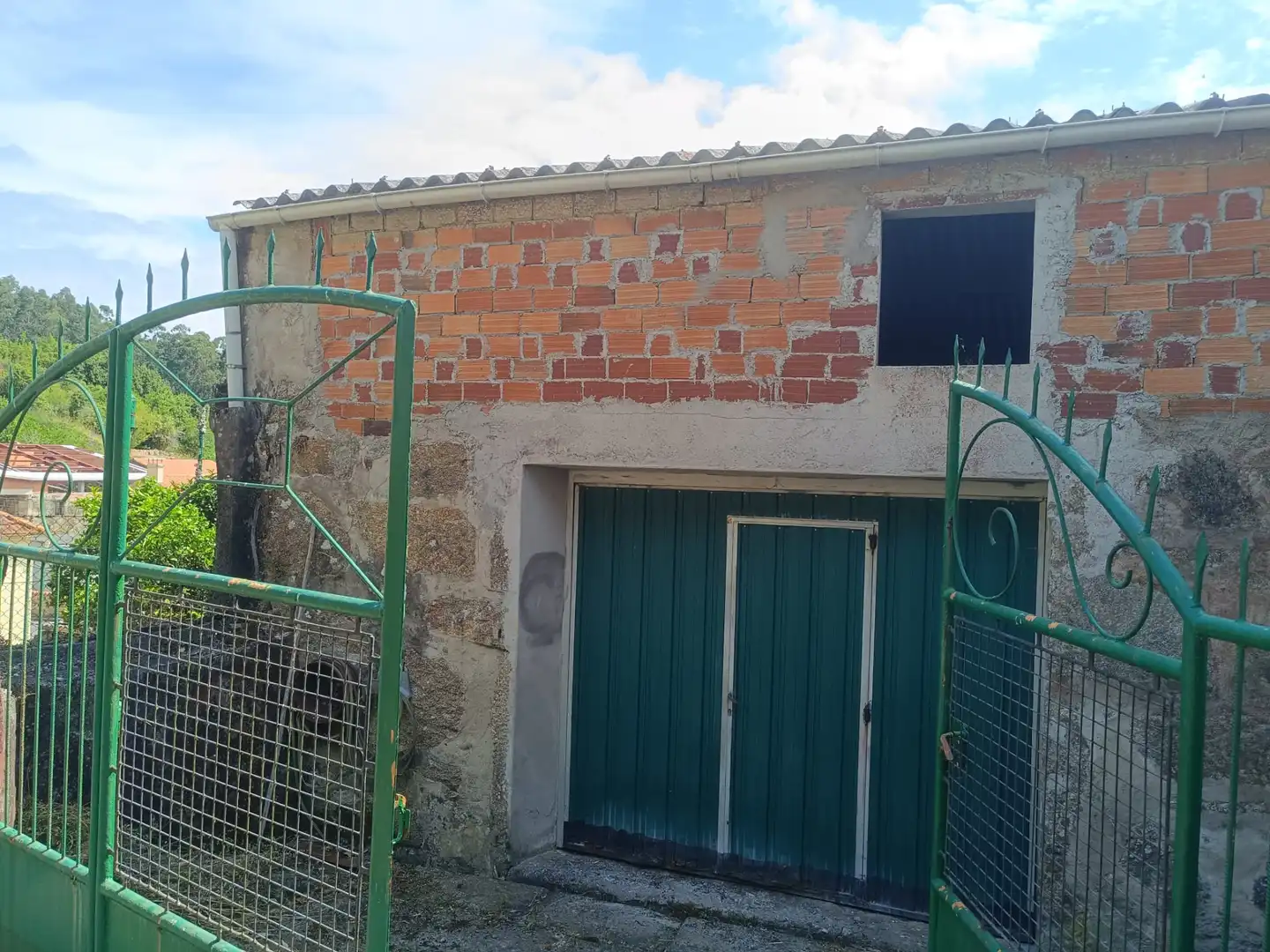 Exterior view of Houses for sale in Outes, A Coruña