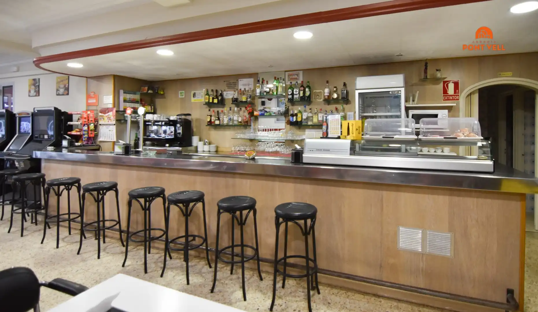 Local commercial à vendre à La Bisbal d'Empordà, imagen 3
