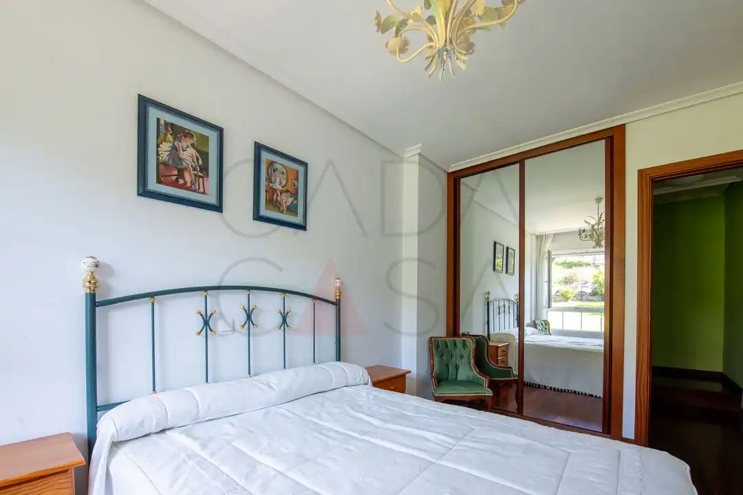 Dormitori de Casa adosada en venda en Medio Cudeyo amb Calefacció, Jardí privat i Terrassa