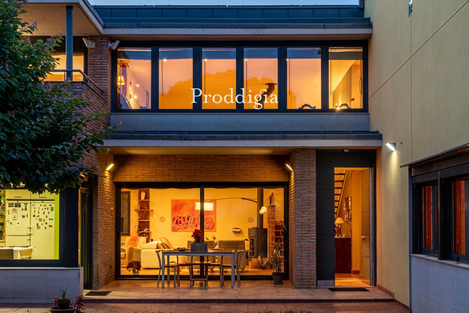 Vista exterior de Casa o xalet en venda en Sant Cugat del Vallès amb Aire condicionat, Calefacció i Terrassa