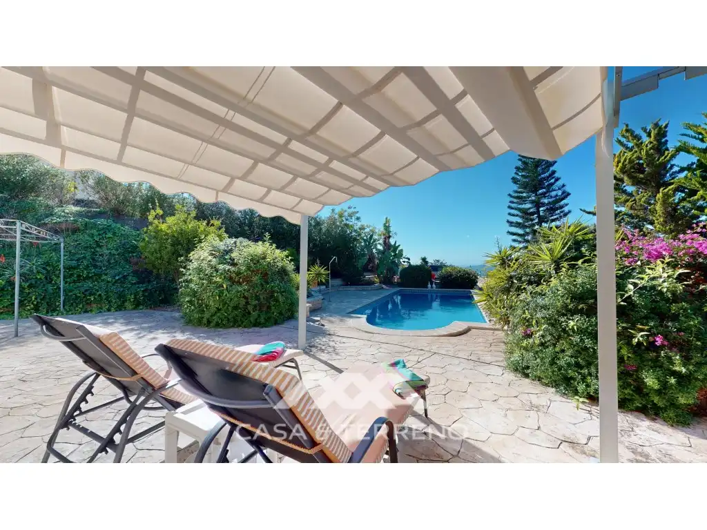 Vista exterior de Casa o chalet en venta en Algarrobo con Aire acondicionado, Jardín privado y Terraza