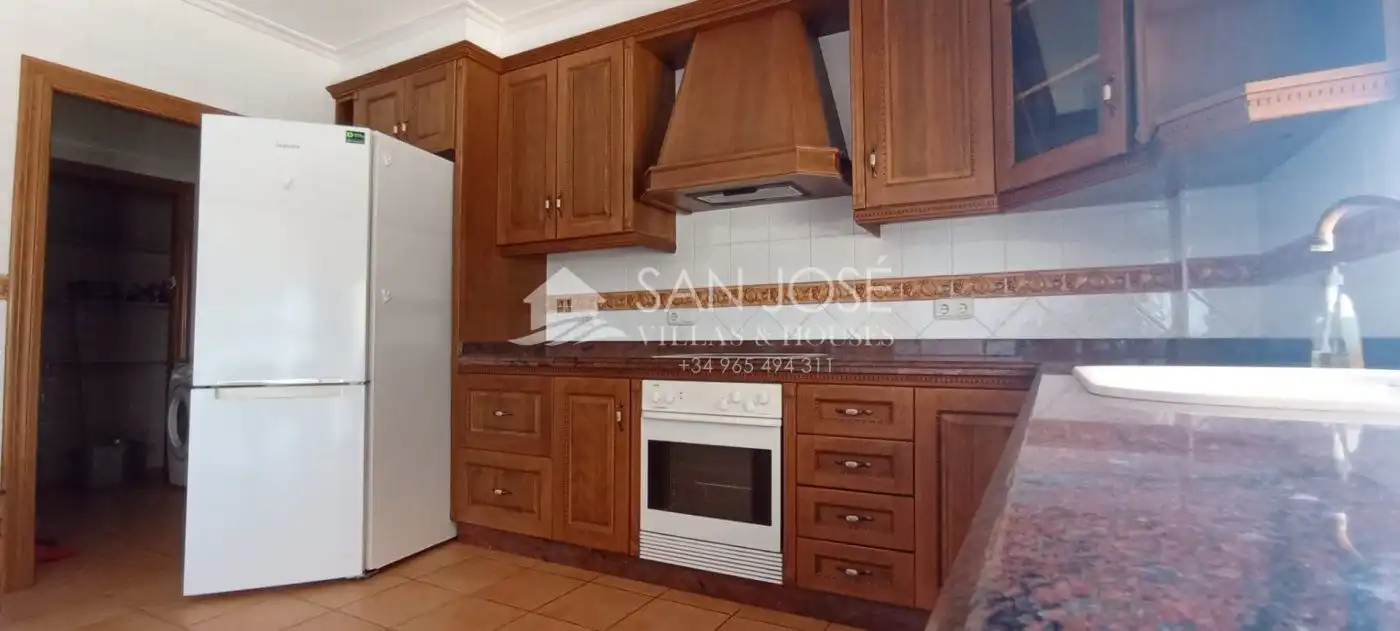Cocina de Casa o chalet en venta en Crevillent con Aire acondicionado, Calefacción y Jardín privado
