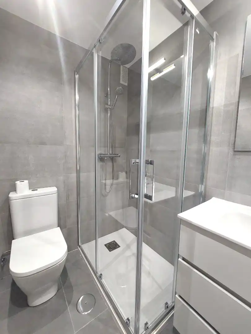 Bathroom of Attic for rent in Madrid  with Air Conditioner, Heating and Terrace