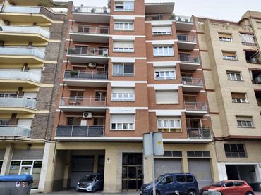 Wohnung mit Balkon zum Verkauf in Instituts - Universitat