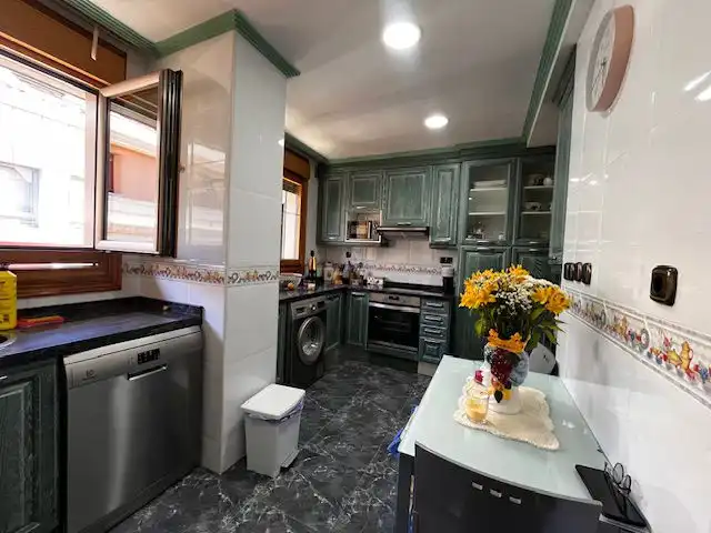 Küche von Wohnung zum Verkauf in Gijón  mit Heizung und Abstellraum