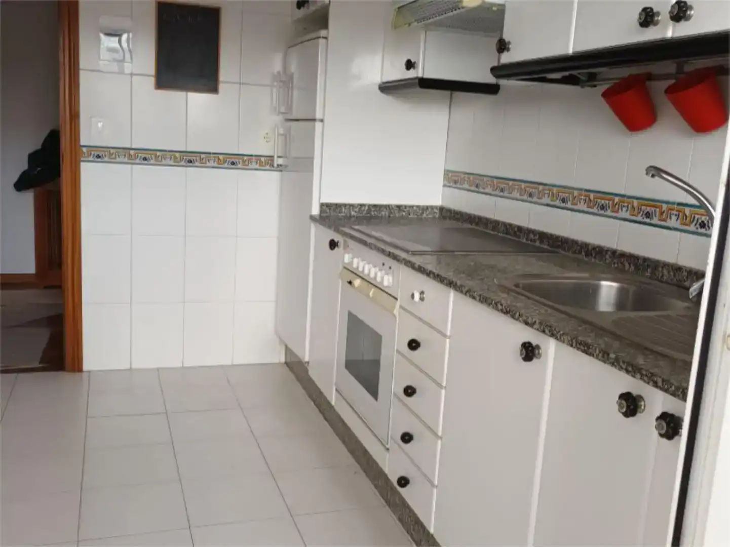 Cocina de Piso de alquiler en Vigo  con Jardín privado, Parquet y Trastero