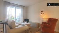 Living room of Flat to rent in  Madrid Capital  with Air Conditioner, Heating and Furnished