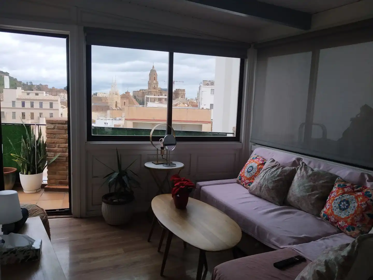 Wohnzimmer von Dachboden zur Miete in Málaga mit Klimaanlage, Terrasse und Möbliert