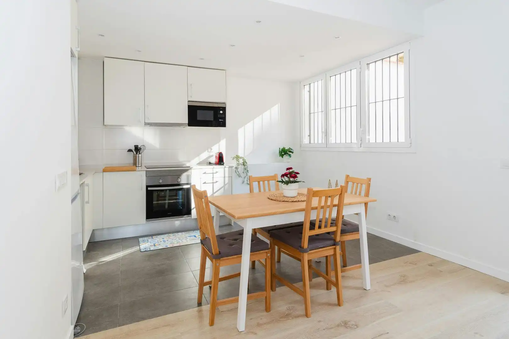 Kitchen of Flat for rent in Barcelona  with Air Conditioner, Heating and Furnished