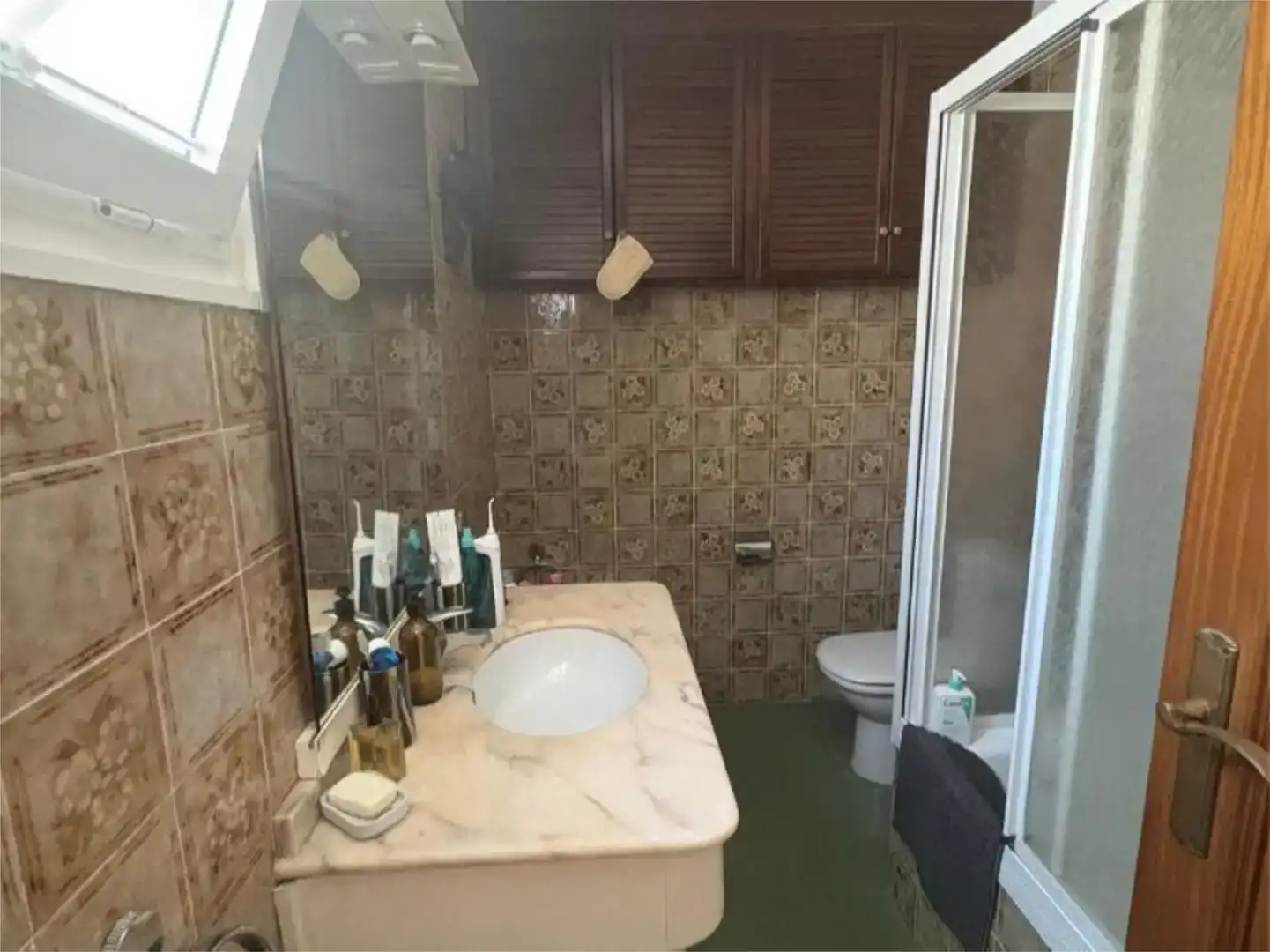 Badezimmer von Wohnung zur Miete in  Valencia Capital mit Klimaanlage und Balkon