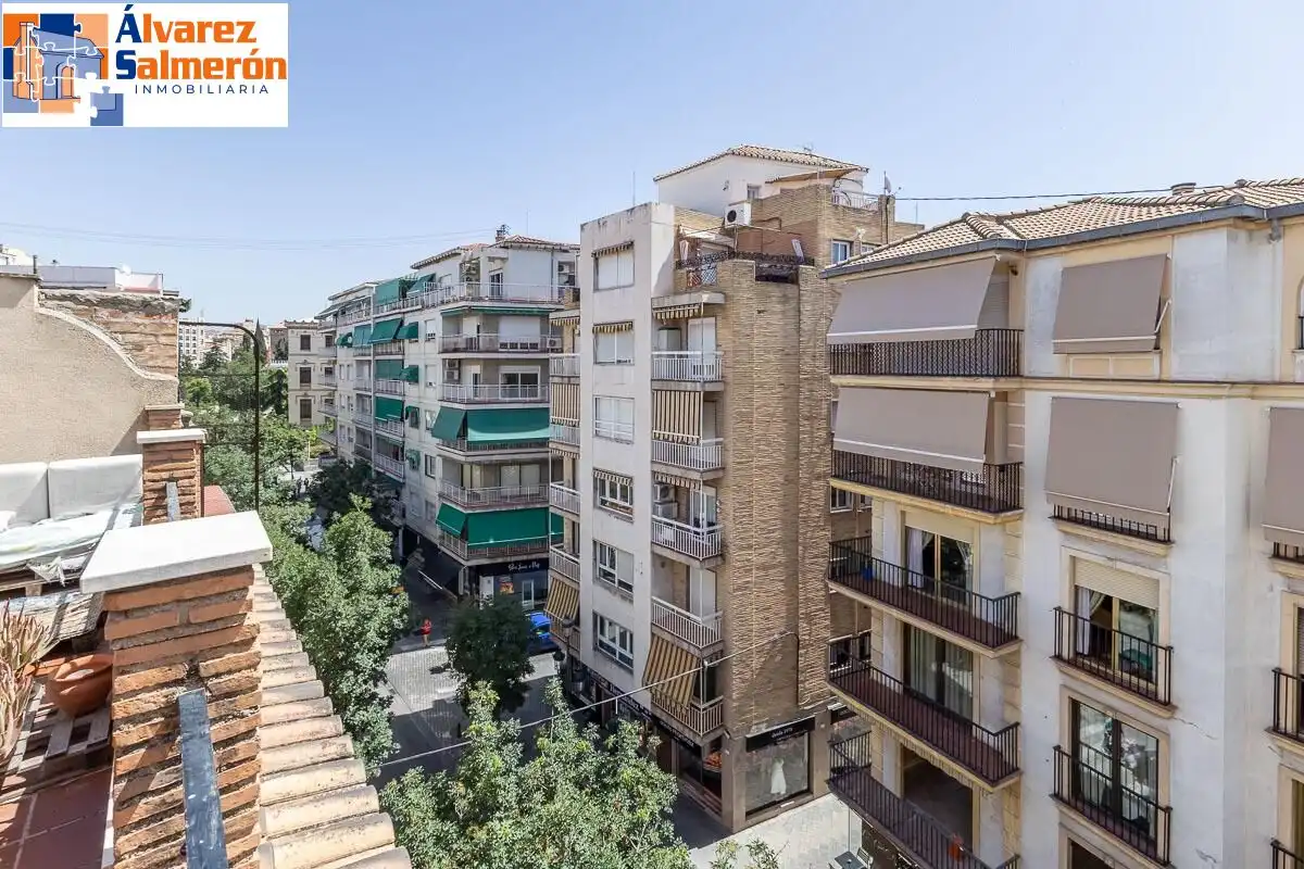 Exterior view of Attic for sale in  Granada Capital  with Terrace