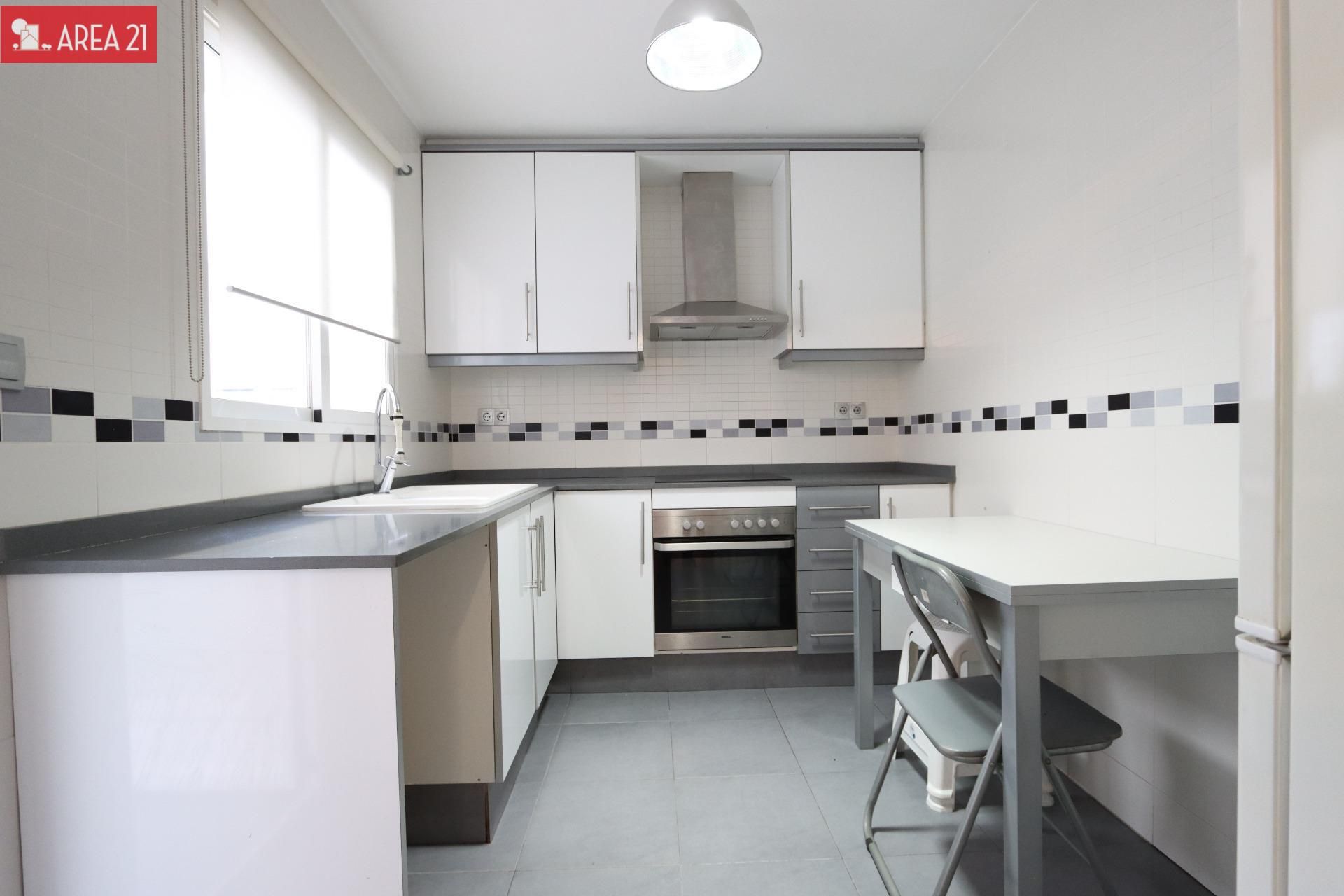 Attic to rent in Pla dels Aljubs