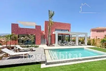 Casa o xalet en venda en Cuevas del Almanzora amb Aire condicionat, Jardí privat i Terrassa