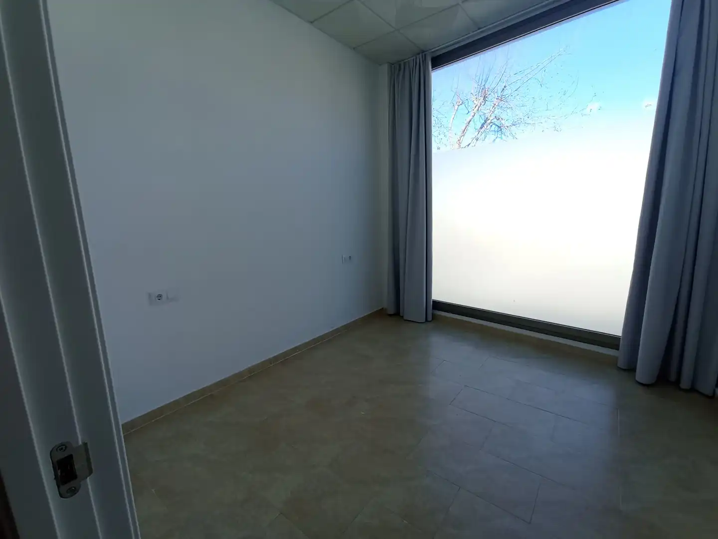 Local comercial en venda a C/ Isaac Peral, imagen 5