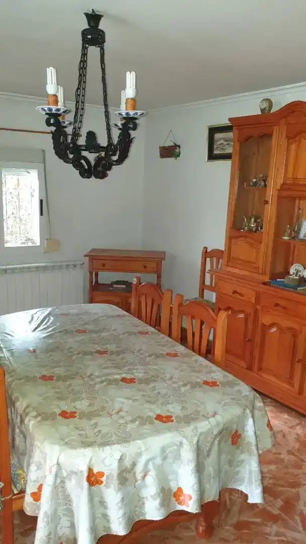 Menjador de Finca rústica en venda en Luna amb Moblat, Forn i Rentadora