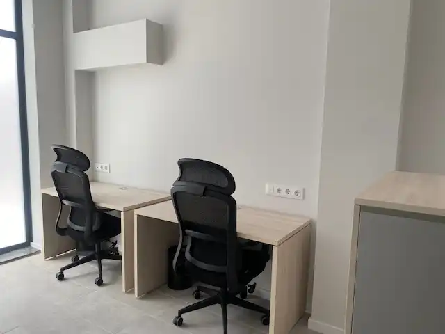 Büro zur Miete in L'Hospitalet de Llobregat mit Klimaanlage, Heizung und Möbliert