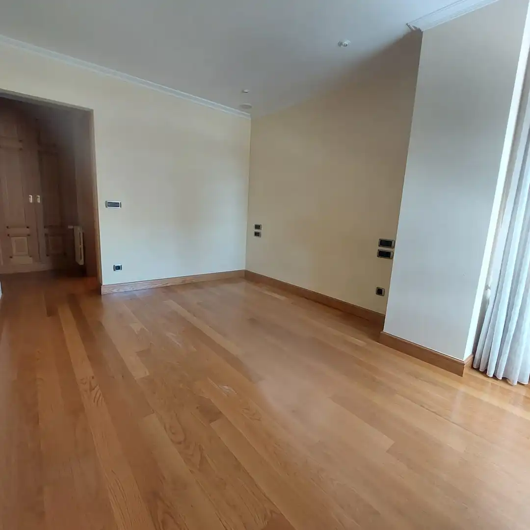 Wohnung zur Miete in Vigo  mit Heizung, Parkett und Abstellraum