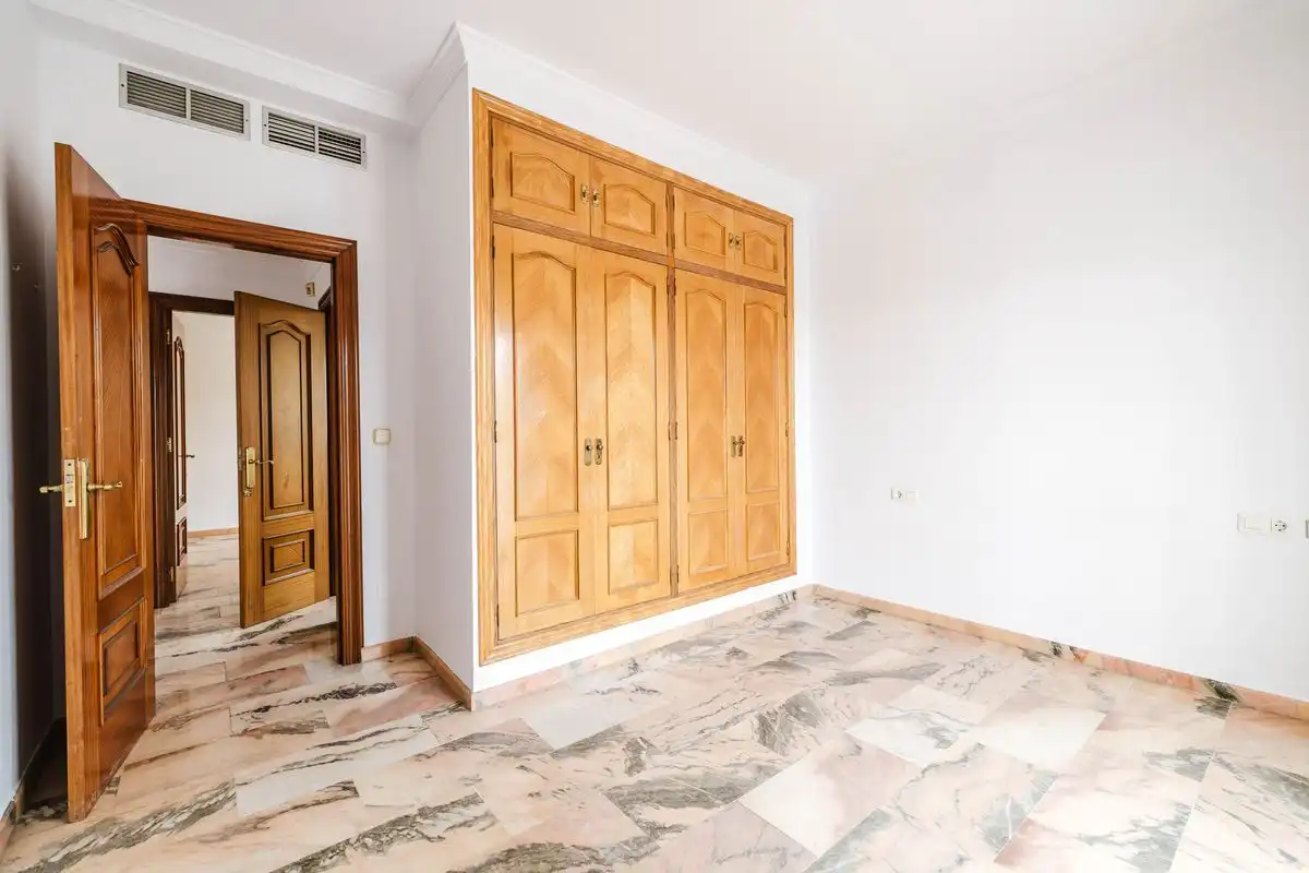 Dormitori de Casa adosada en venda en Málaga amb Aire condicionat, Calefacció i Jardí privat