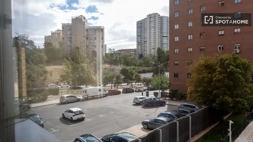 Exterior view of Flat for share in Madrid  with Air Conditioner, Heating and Furnished
