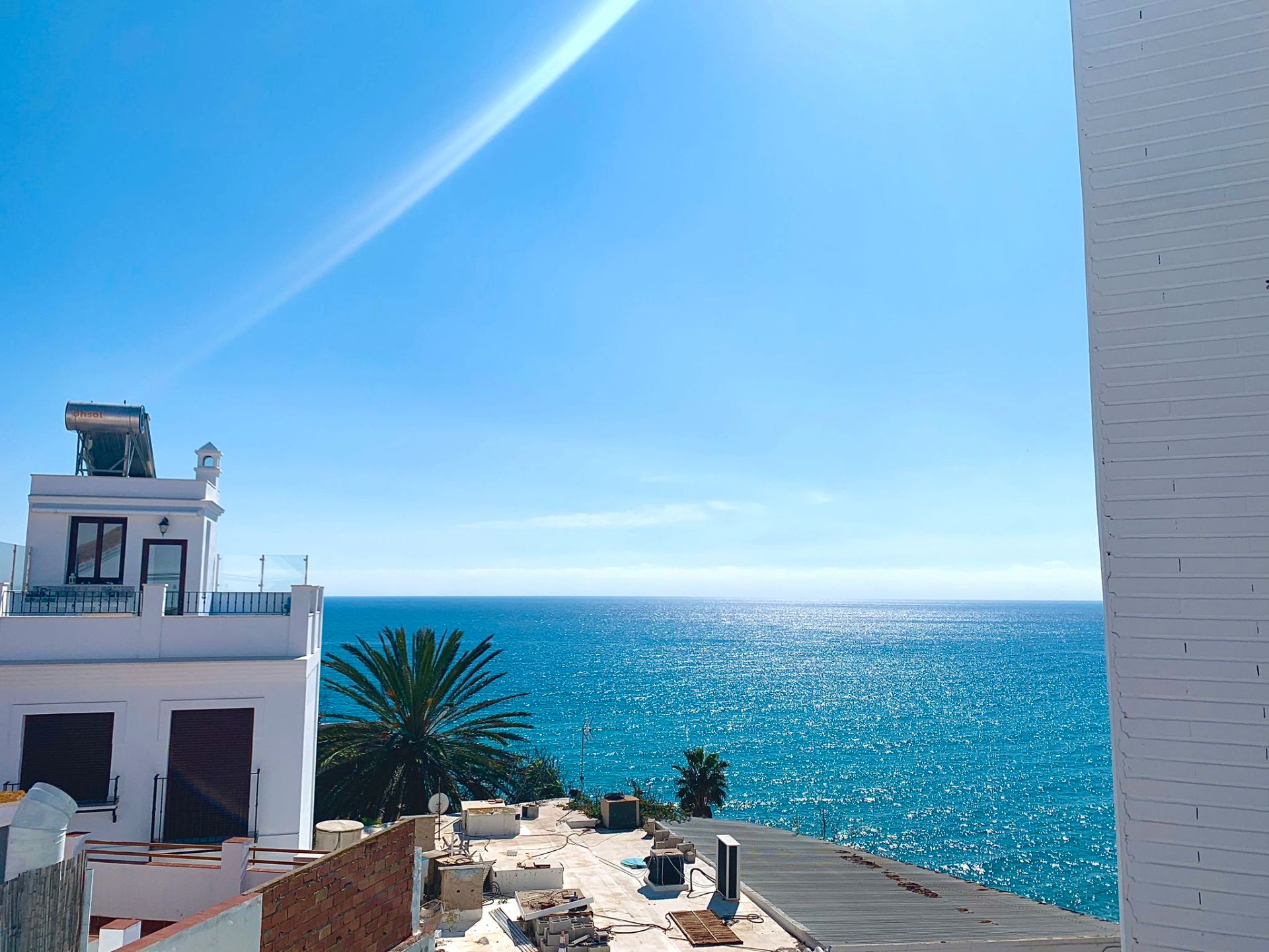 Vista exterior de Casa o xalet en venda en Nerja amb Aire condicionat, Calefacció i Terrassa