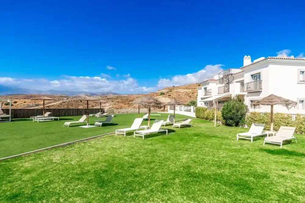 Jardín de Planta baja en venta en Benahavís con Aire acondicionado, Jardín privado y Terraza
