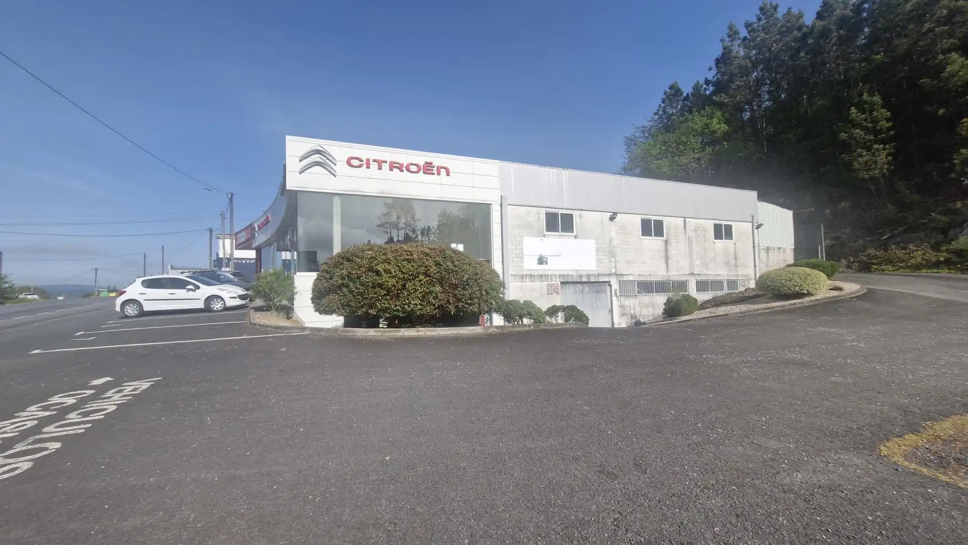 Vista exterior de Nave industrial de alquiler en Negreira