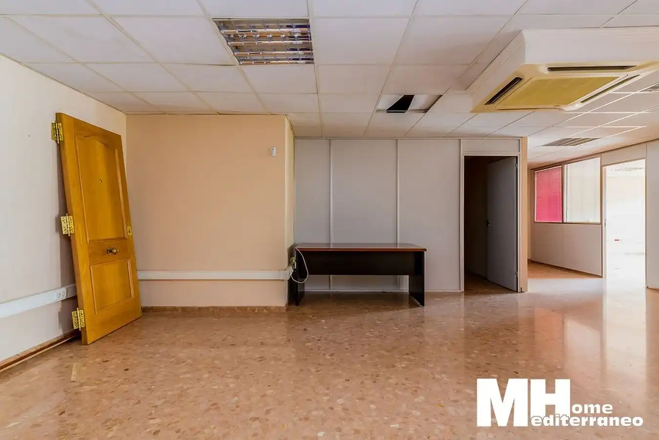 Office for sale in Vila-real  with Air Conditioner and Heating