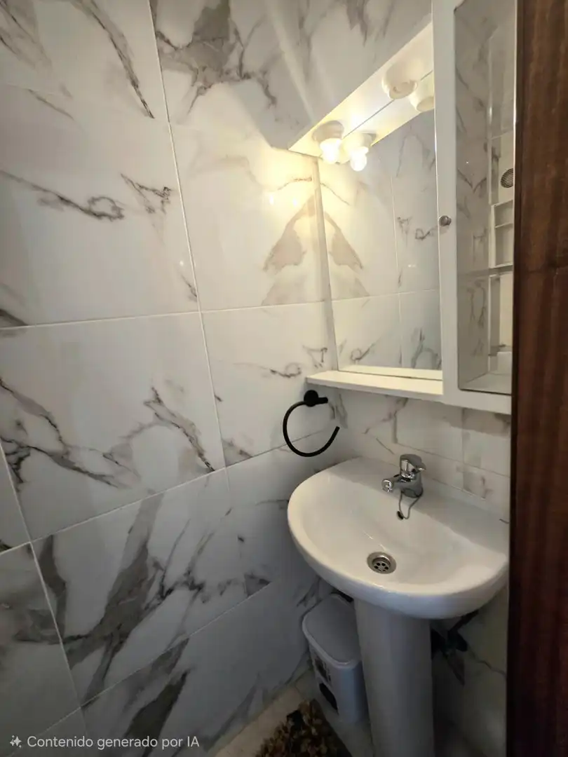 Badezimmer von Wohnung zum Verkauf in Torremolinos mit Klimaanlage, Privatgarten und Terrasse