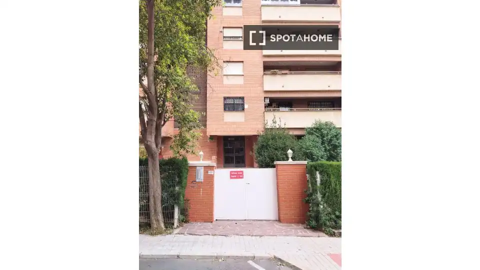 Exterior view of Flat for rent in Paterna  with Air Conditioner, Heating and Furnished