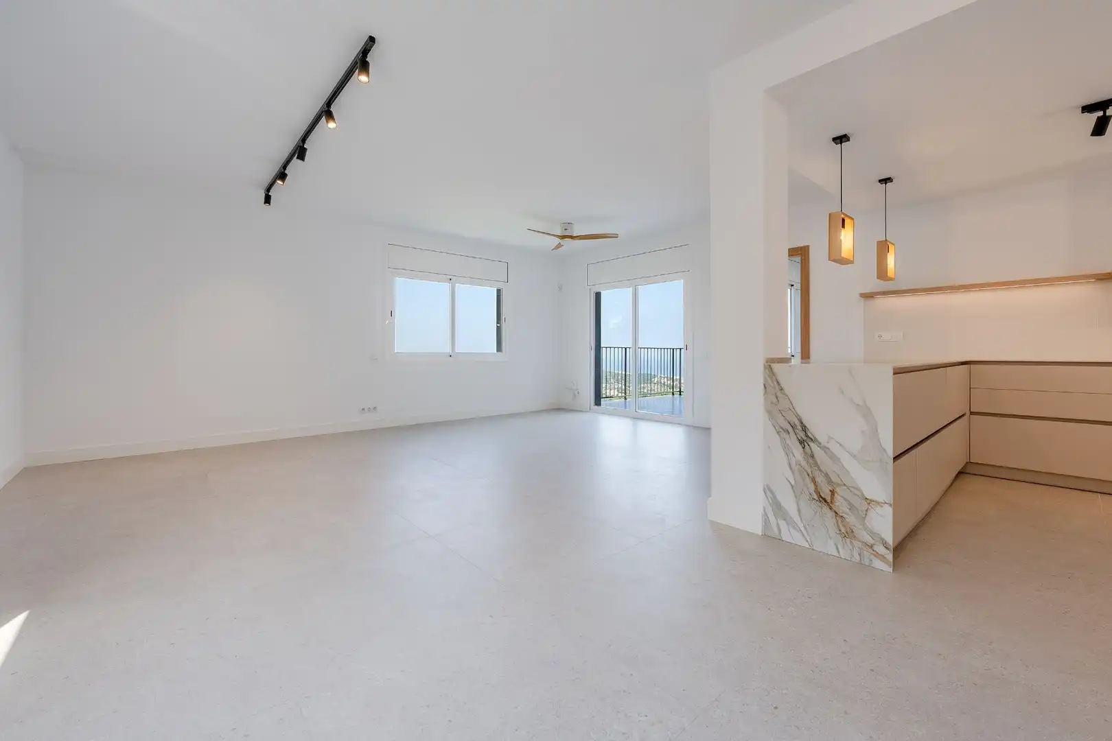 Sala d'estar de Casa o xalet en venda en Sant Cebrià de Vallalta amb Aire condicionat, Calefacció i Jardí privat