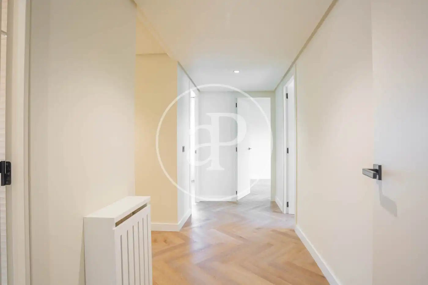 Flat for rent in Barcelona  with Air Conditioner, Heating and Private garden