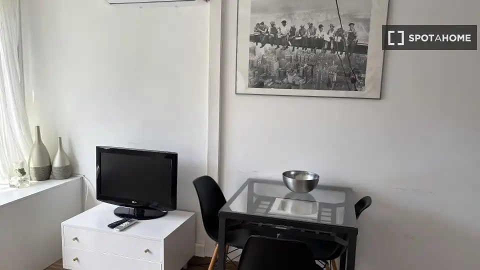 Piso de alquiler en Aiguadolç - Sant Sebastià