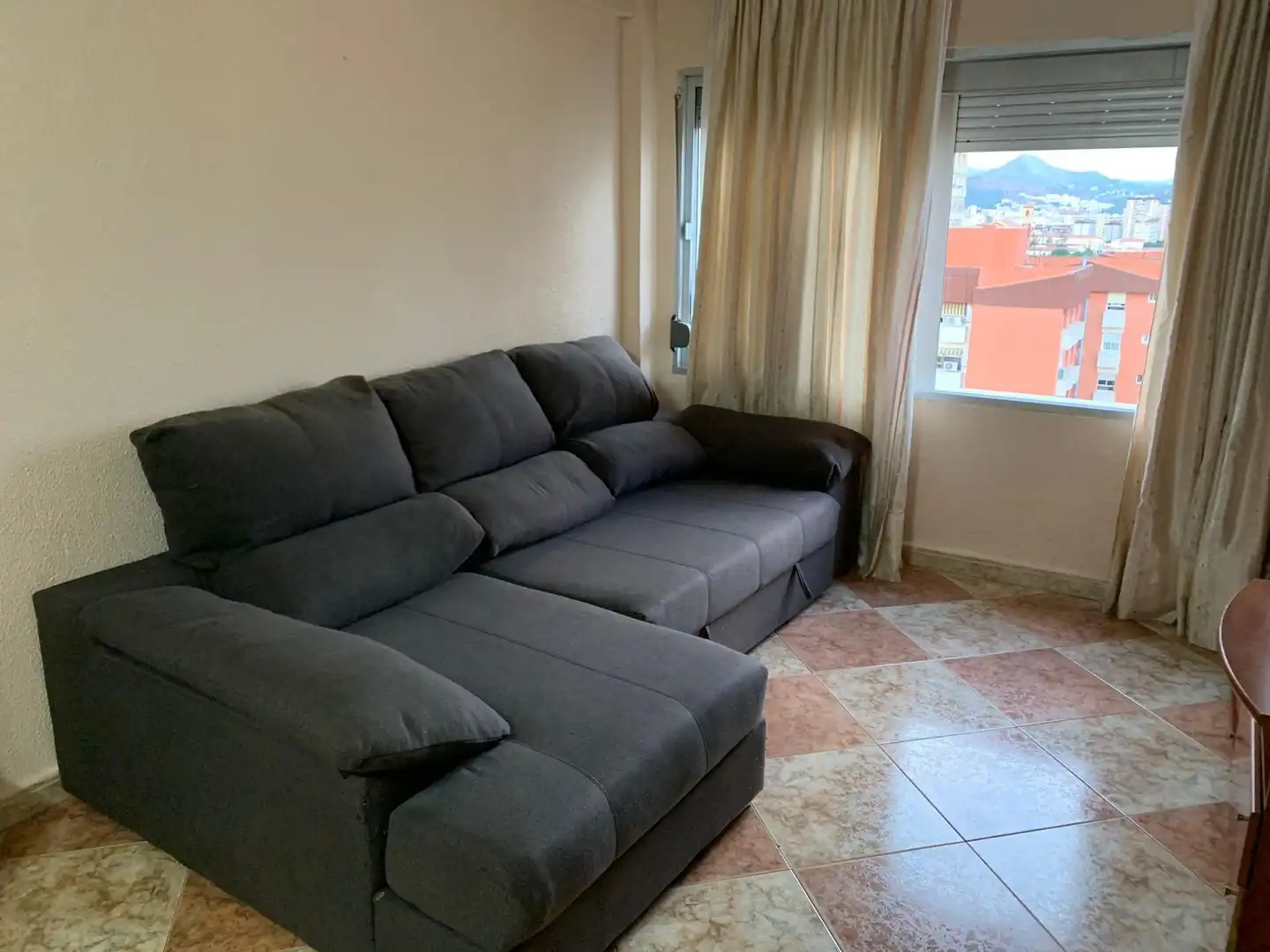Sala d'estar de Pis en venda en Málaga amb Jardí privat i Moblat