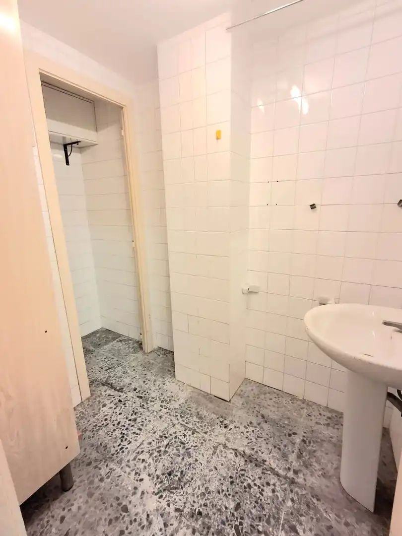 Local en venta en Carrer de Marcelino Menéndez Pelayo, 6, Centre