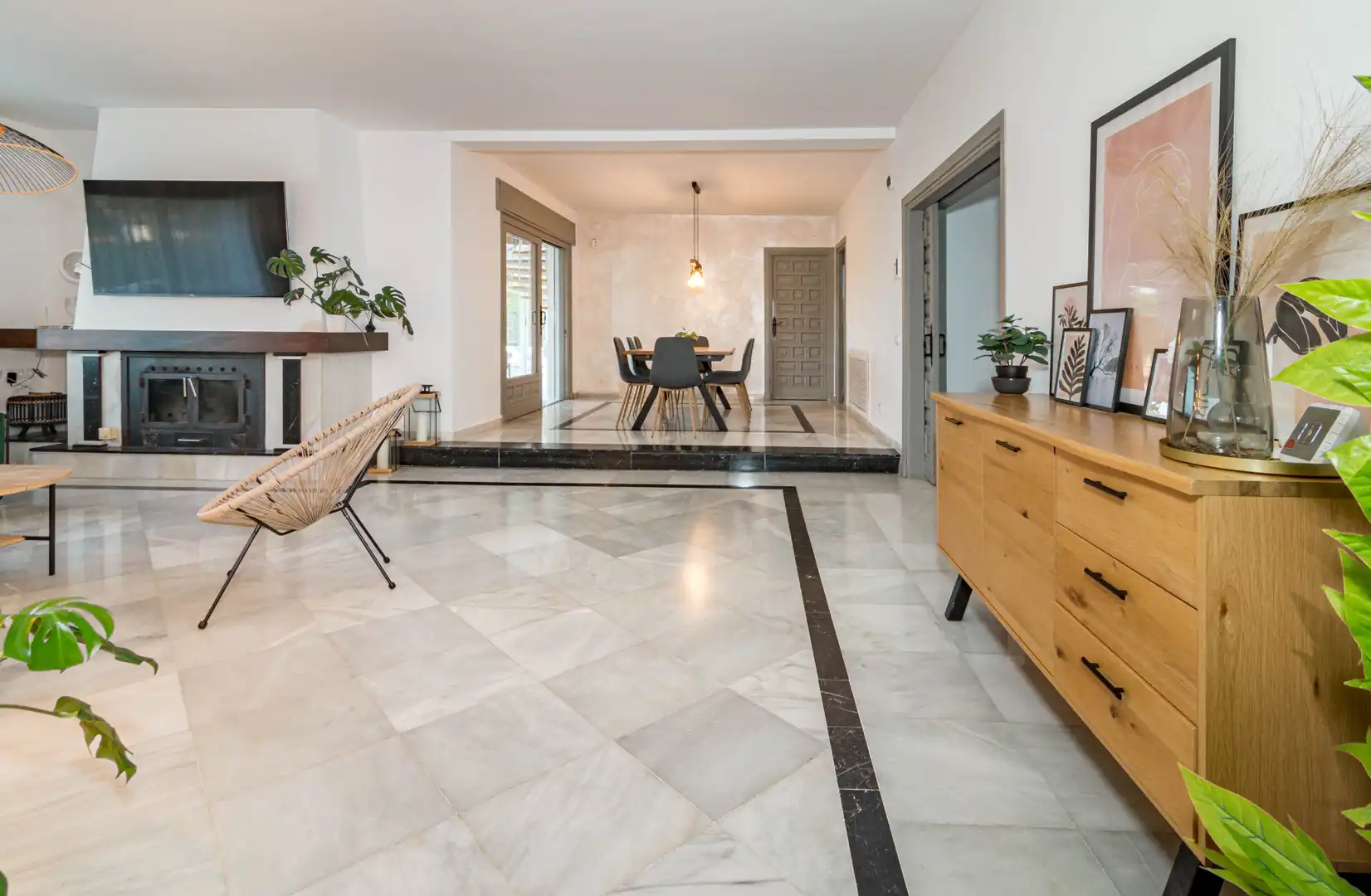 Menjador de Casa o xalet de lloguer en Marbella amb Aire condicionat, Jardí privat i Parquet