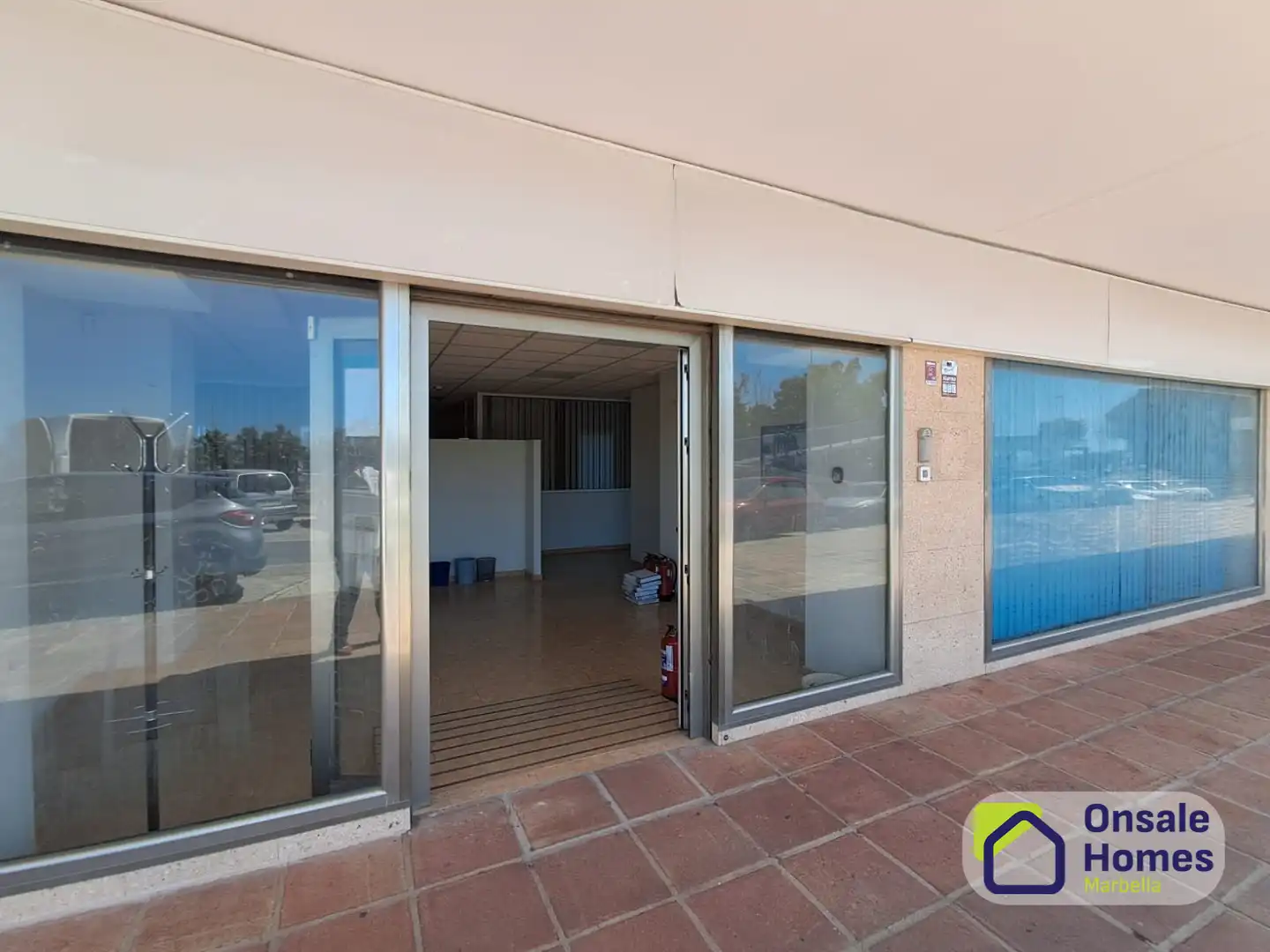 Local de lloguer en Marbella amb Aire condicionat i Alarma