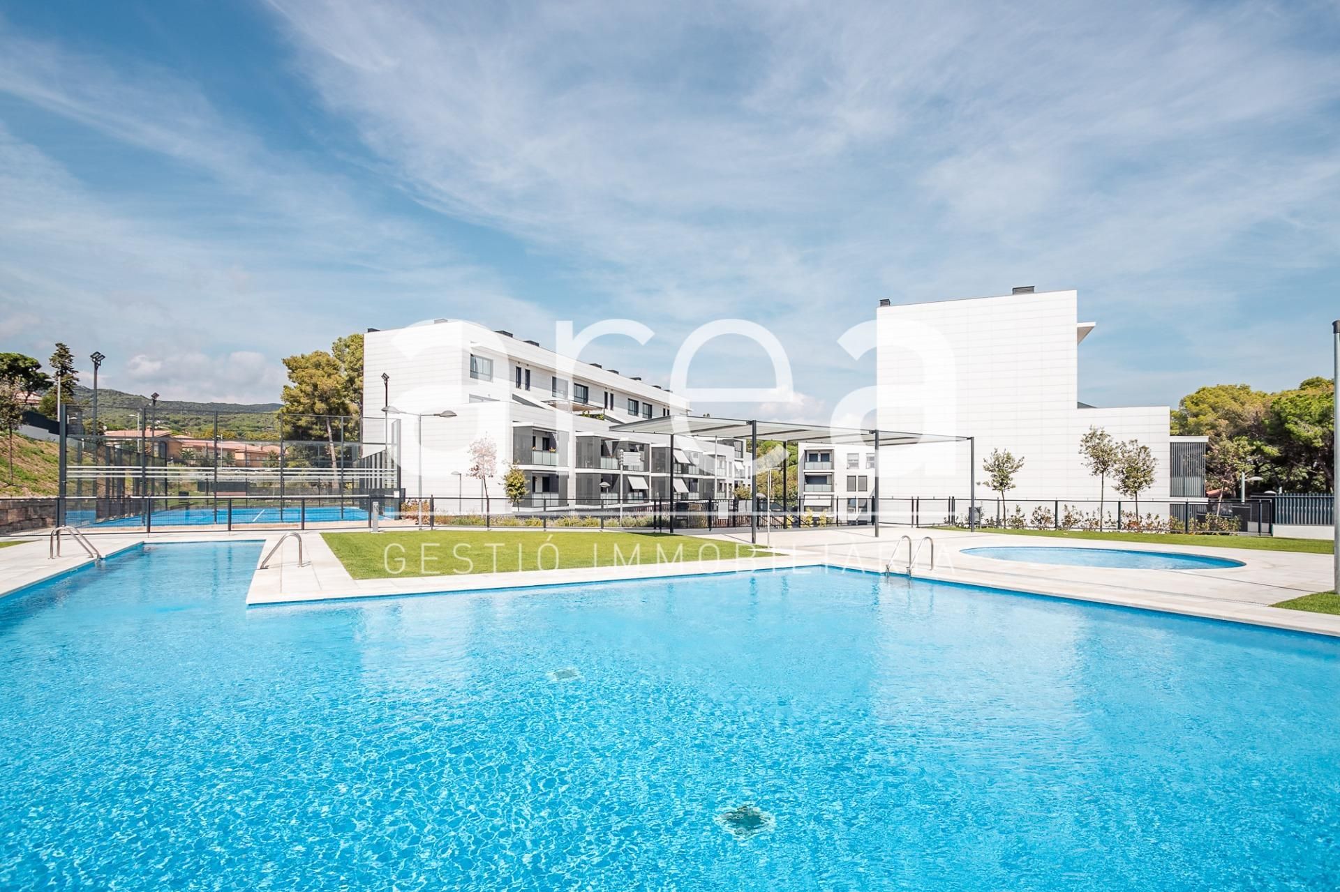 Swimming pool of Flat to rent in Sant Andreu de Llavaneres  with Air Conditioner, Heating and Parquet flooring