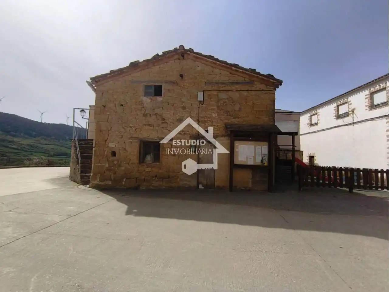 Exterior view of Garage for sale in Aguilar de Codés