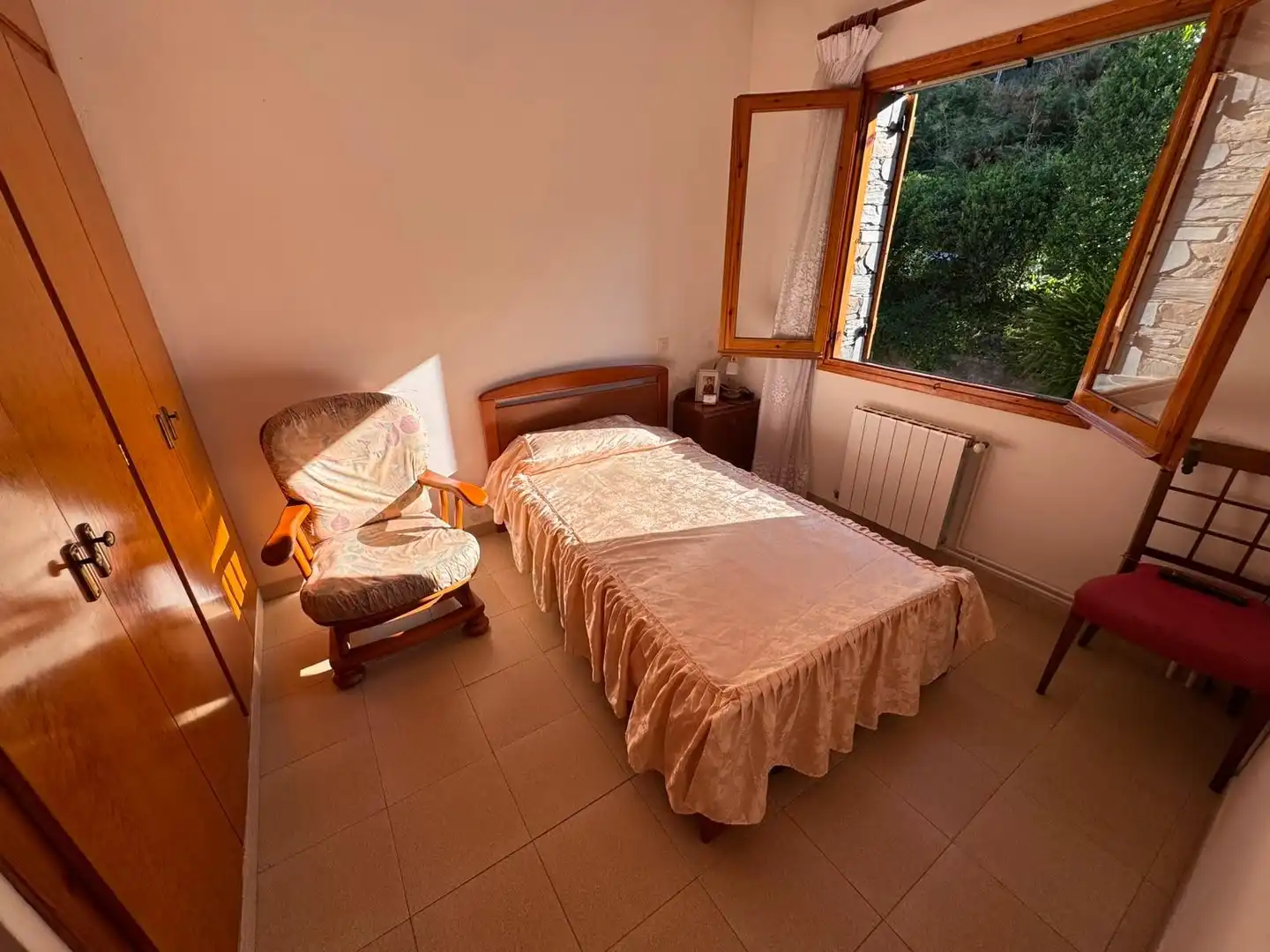 Habitación de Casa adosada en venta en Montseny con Calefacción, Terraza y Balcón