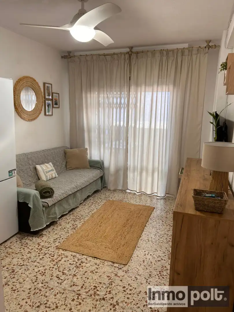 Wohnzimmer von Wohnungen zur Miete in Torrevieja mit Privatgarten, Möbliert und Ofen