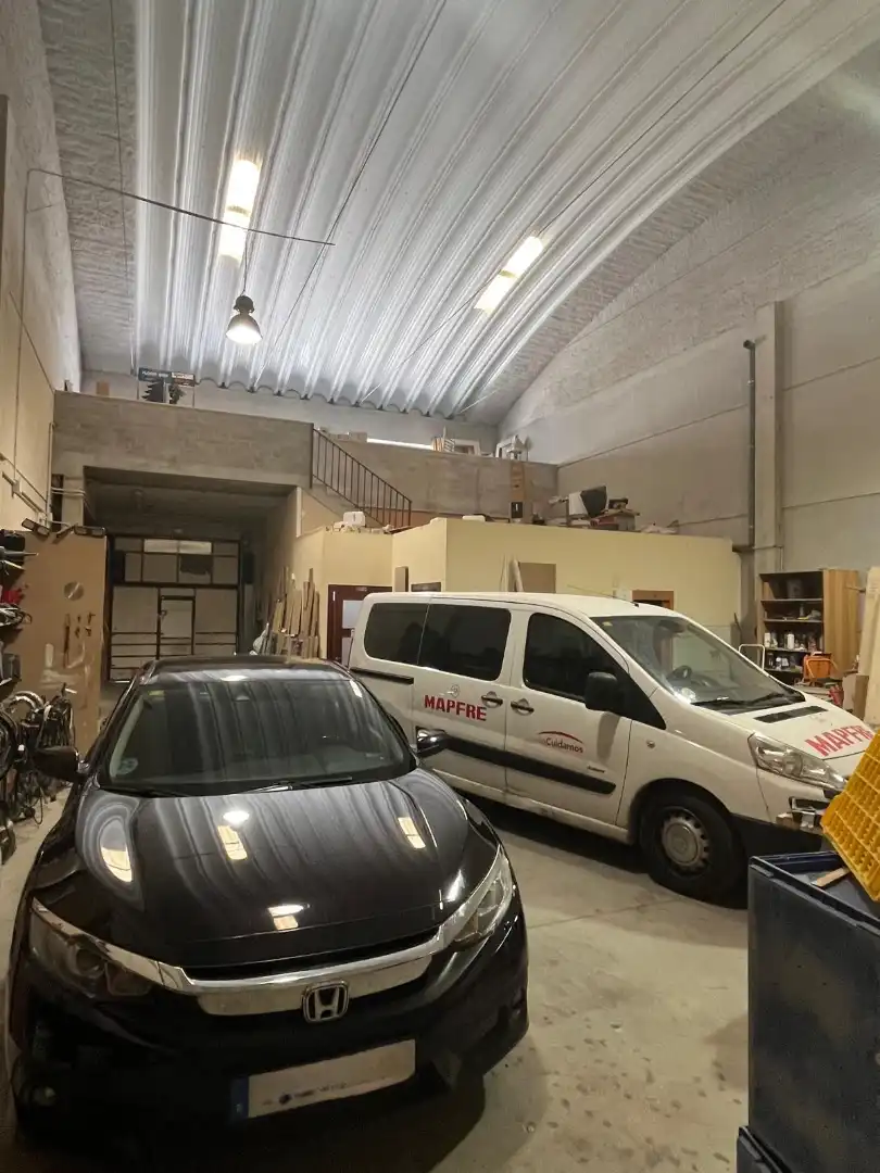 Aparcament de Nau industrial en venda en Valladolid amb Calefacció