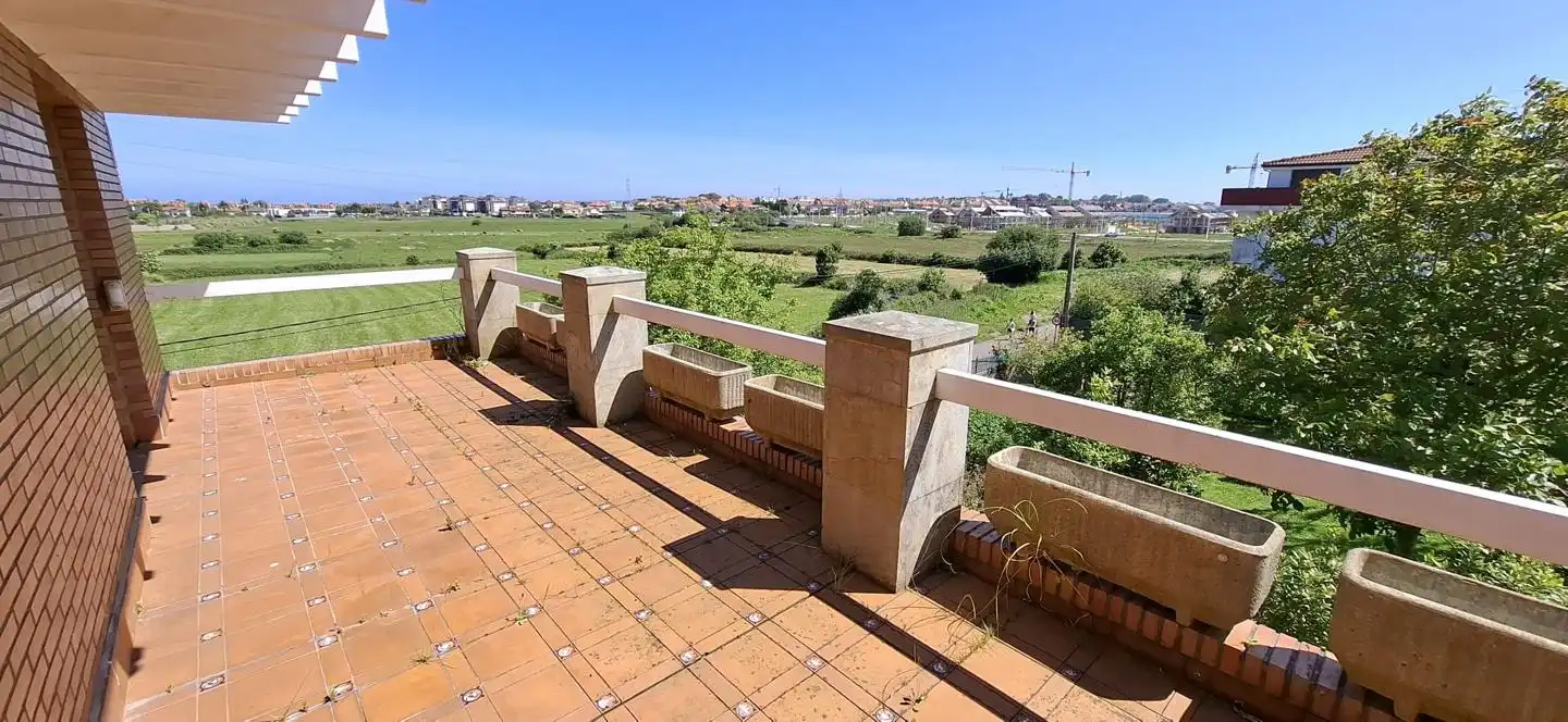 Terrace of Houses for sale in Santa Cruz de Bezana  with Terrace, Sauna and Community pool