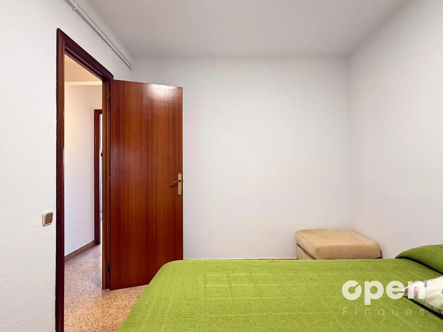 Dormitori de Pis en venda en Barcelona amb Calefacció, Terrassa i Balcó