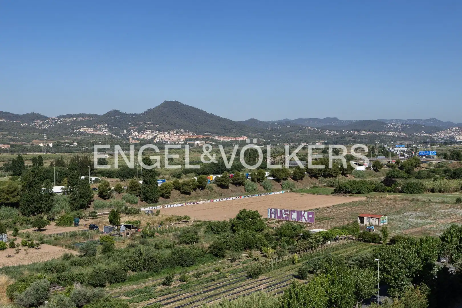 Ático en venta en Sant Joan Despí con Aire acondicionado, Calefacción y Parquet