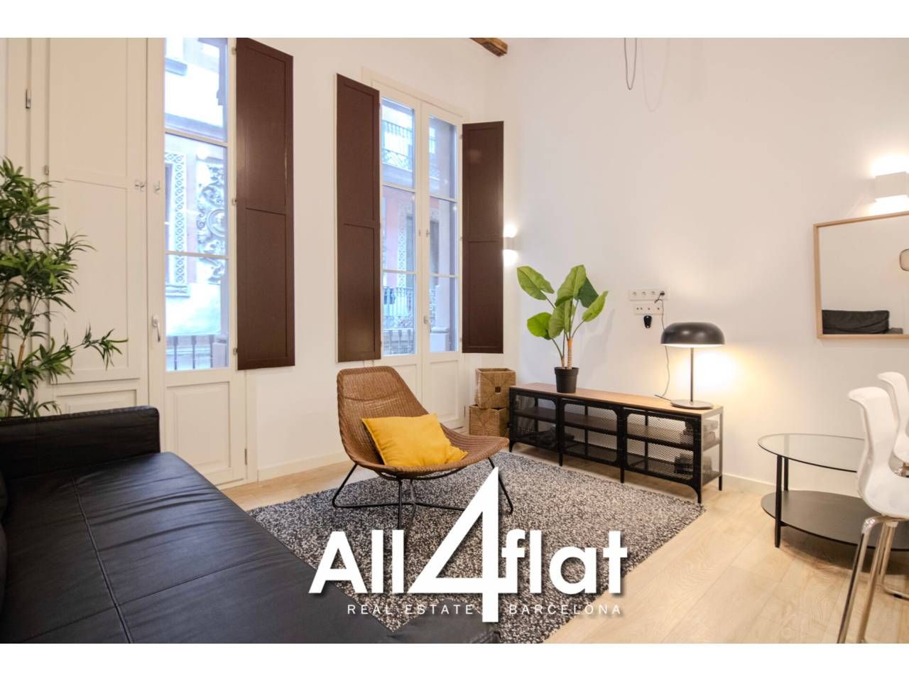 Vista exterior de Loft de lloguer en  Barcelona Capital amb Calefacció, Parquet i Moblat