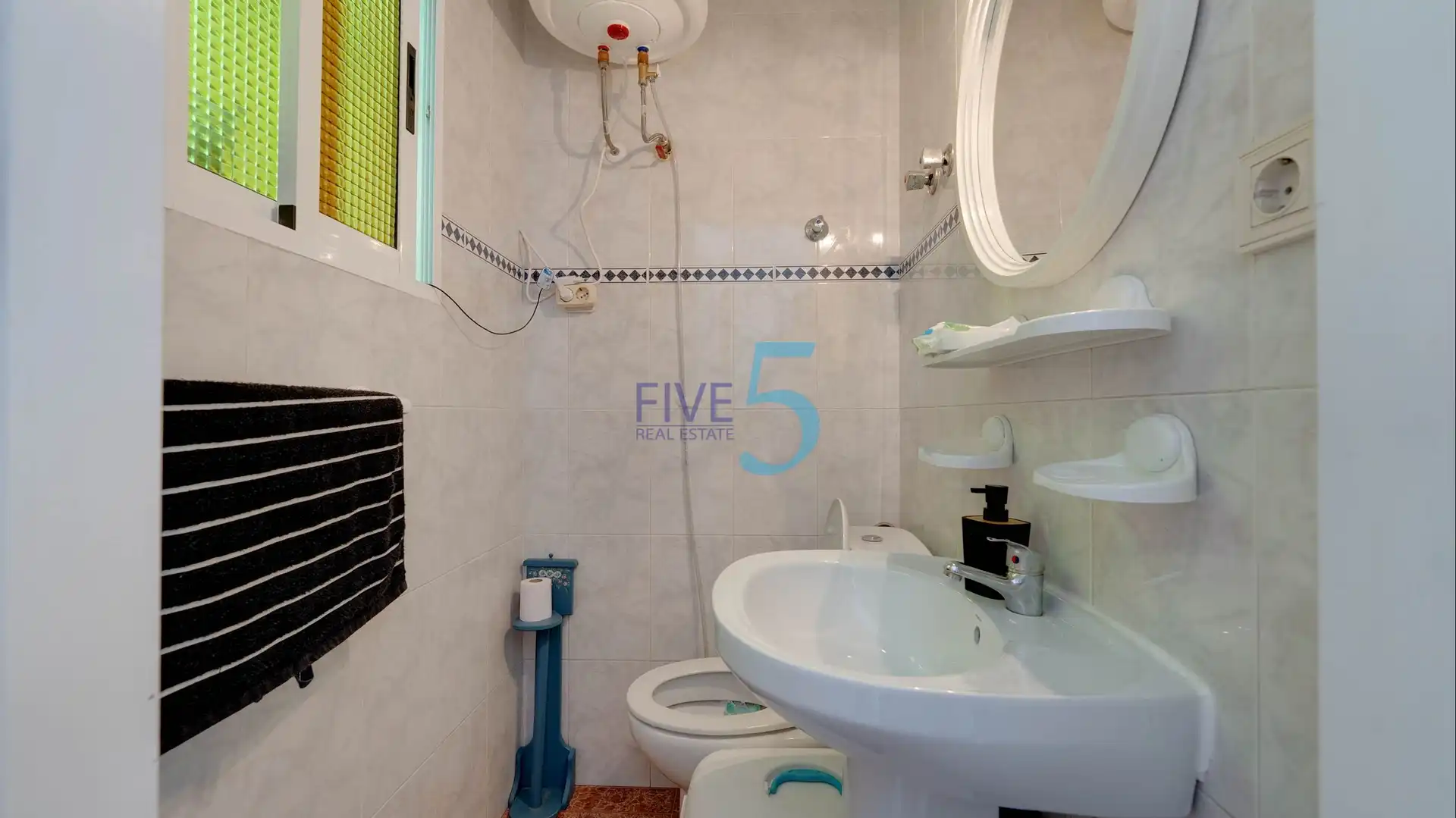 Baño de Casa adosada en venta en Torrevieja con Aire acondicionado, Terraza y Piscina