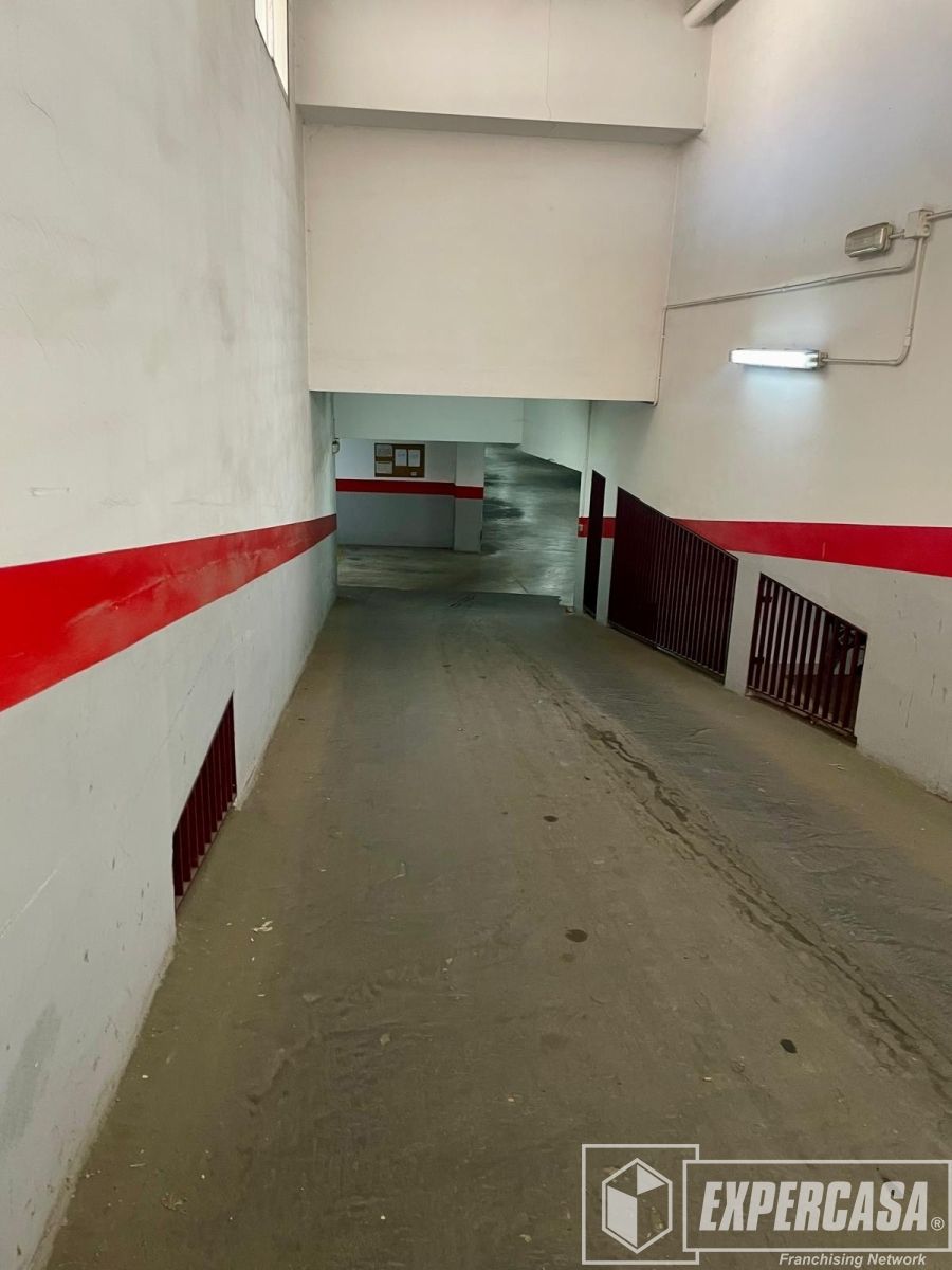 Aparcament de Garatge en venda en La Pobla de Vallbona